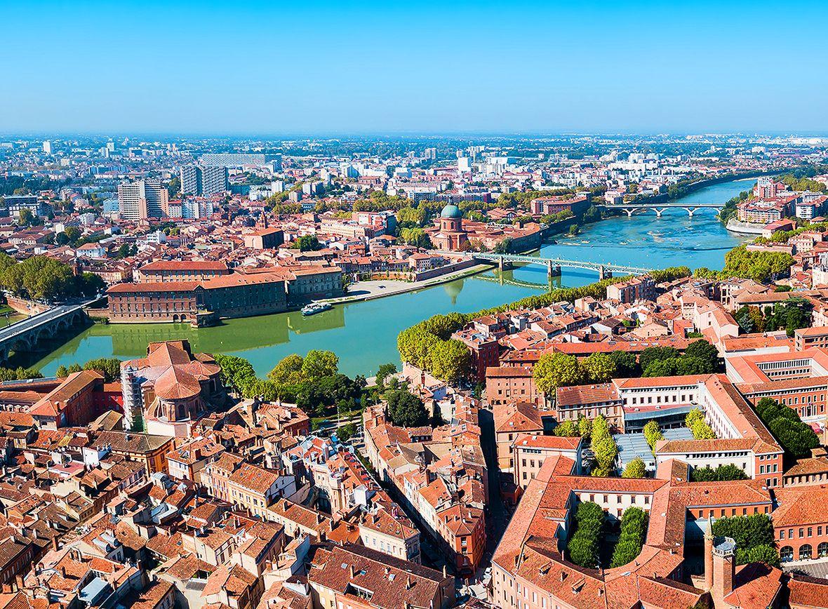 Tolosa e la Garonna, il suo fiume: un legame indissolubile. Credits saiko3p / Shutterstock