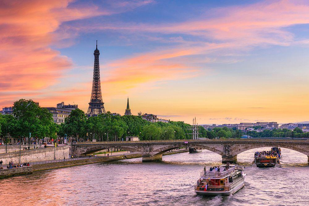 La Senna a Parigi: se si parla d’acqua, non può mancare. Credits Catarina Belova / Shutterstock